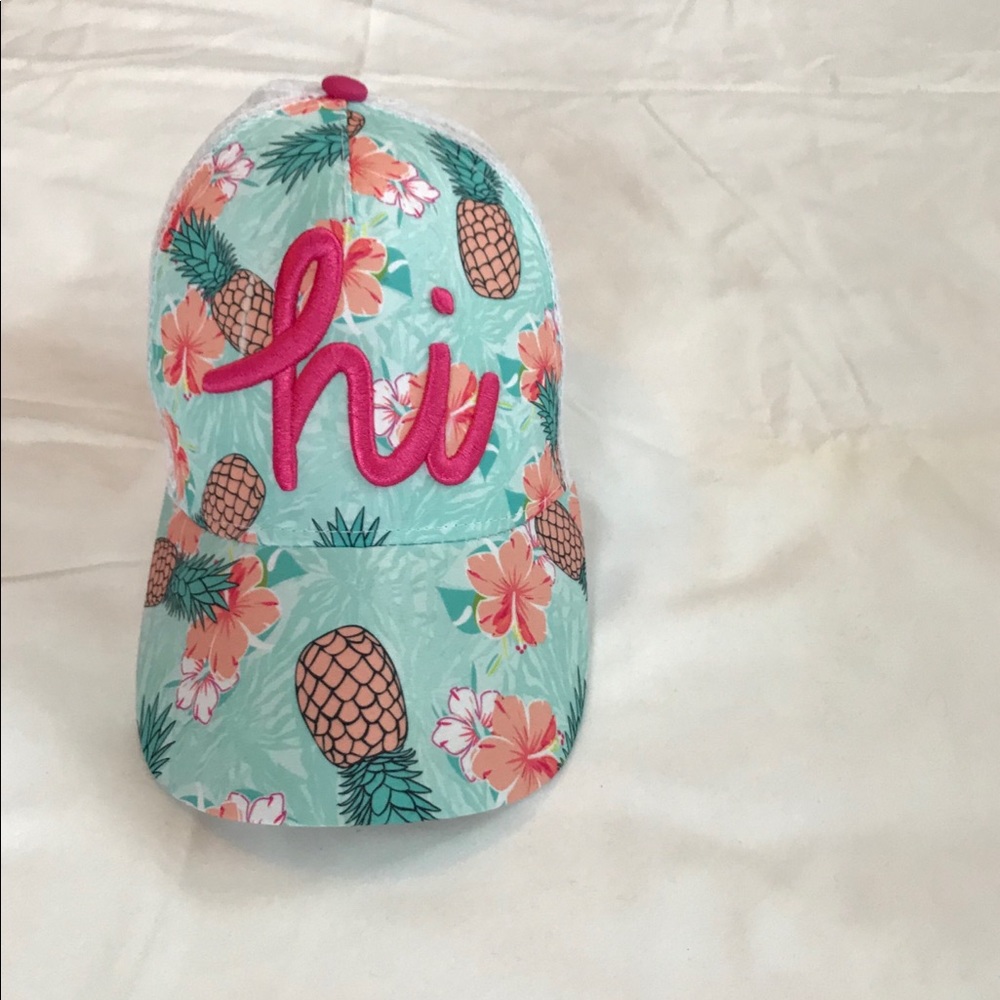 A Hi pineapple hat